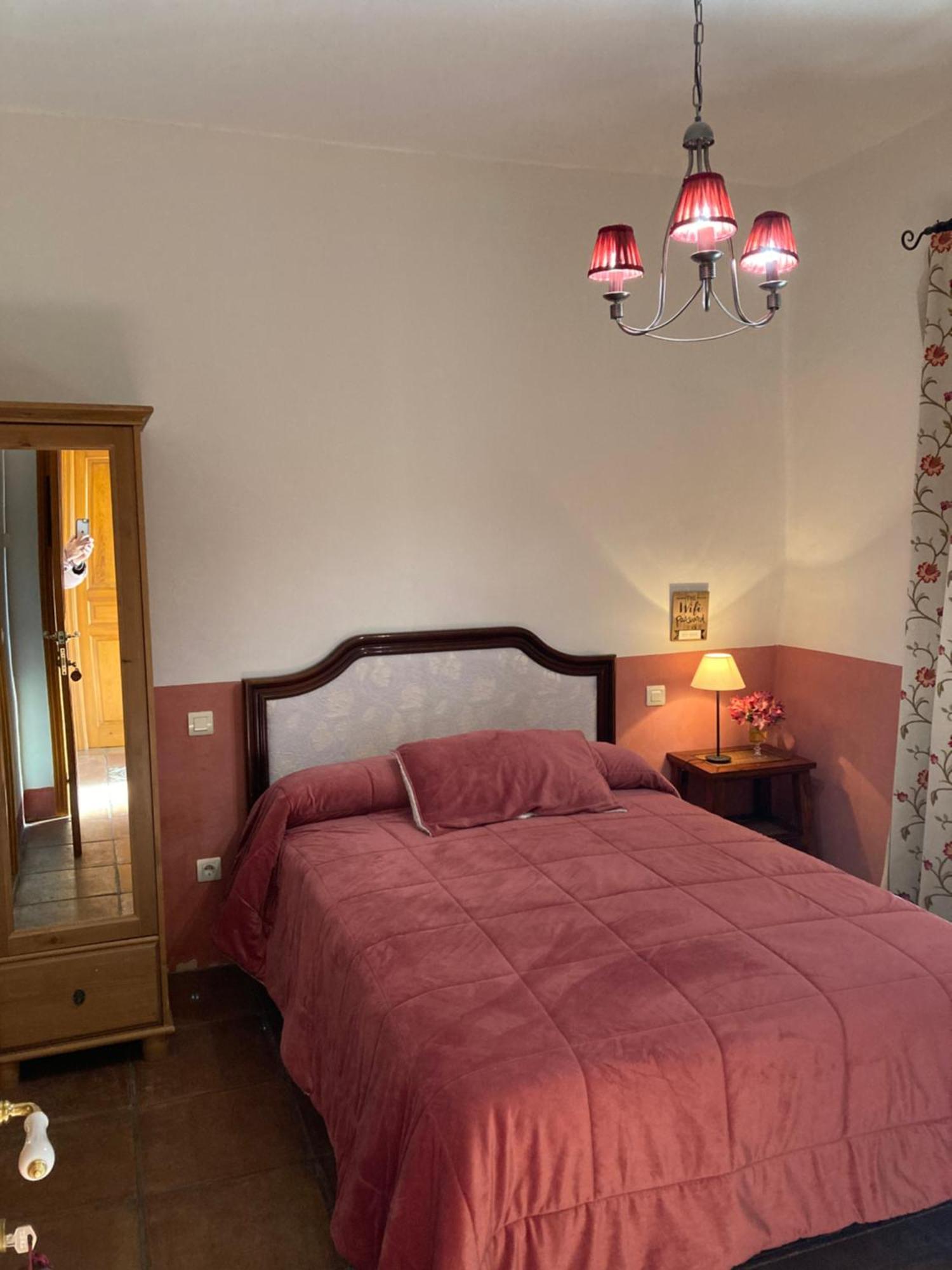 Casa Rural Valdevilano La Roca de la Sierra Bagian luar foto