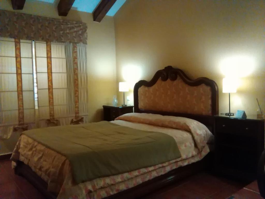 Casa Rural Valdevilano La Roca de la Sierra Bagian luar foto